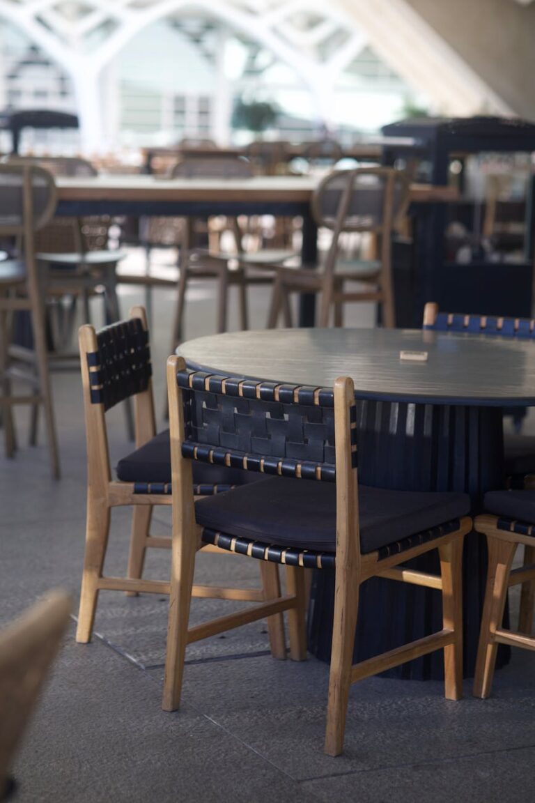 Crafting the Perfect Dining Room for Style and Comfort